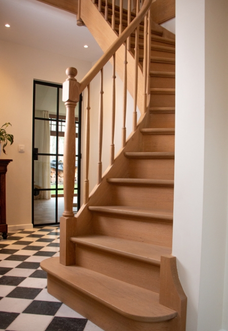 trapmodel Serenity,landelijke trap,houten trap op maat